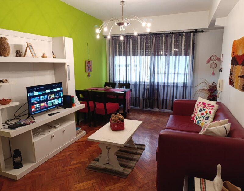 Luminoso y confortable depto Plaza San Martín